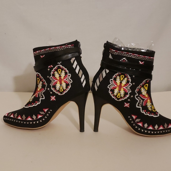 ANKLE WOMEN'S BOOTS, Size 6, colorful Never worn - Picture 5 of 11